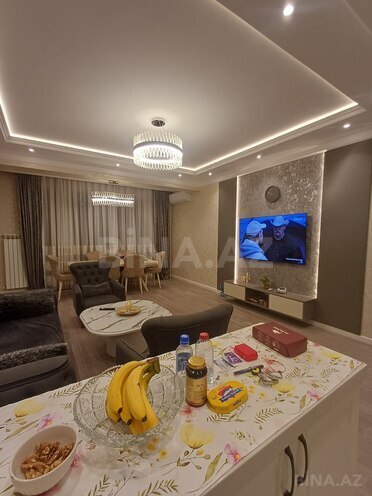 Сдаётся 3-комн. новостройка 115 м², м. Низами, photo 1 from 10