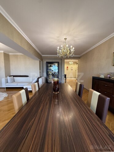 Satılır 5 otaqlı köhnə tikili 190 m², Nəsimi r., photo 8 from 32