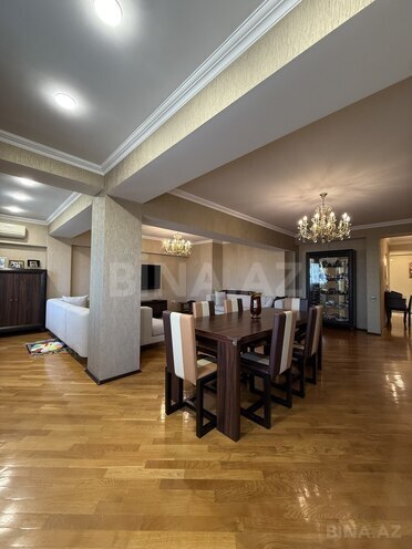 Satılır 5 otaqlı köhnə tikili 190 m², Nəsimi r., photo 9 from 32