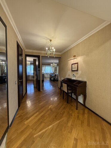Satılır 5 otaqlı köhnə tikili 190 m², Nəsimi r., photo 4 from 32