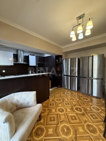 Satılır 5 otaqlı köhnə tikili 190 m², Nəsimi r., photo 16 from 32