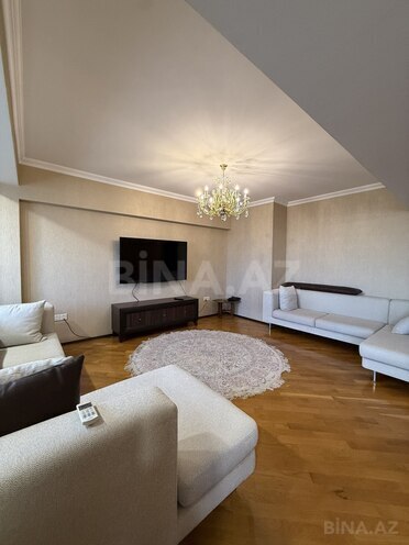 Satılır 5 otaqlı köhnə tikili 190 m², Nəsimi r., photo 1 from 32