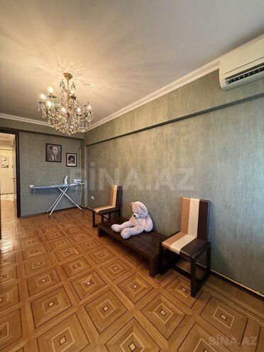 Satılır 5 otaqlı köhnə tikili 190 m², Nəsimi r., photo 12 from 32
