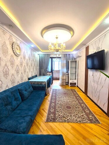 Продается 3-комн. вторичка 60 м², пос. Бакиханова, photo 1 from 14