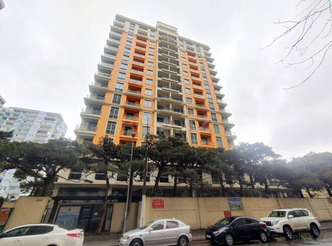 Продаётся 3-комн. новостройка 108 м², м. Кара Караев, photo 1 from 6