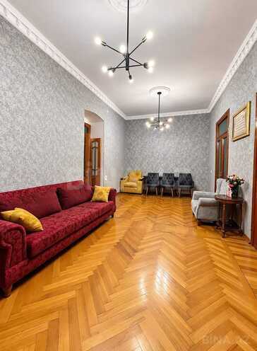 Satılır 3 otaqlı köhnə tikili 120 m², 28 May m., photo 8 from 17