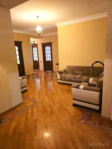 Продаётся 3-комн. новостройка 130 м², м. Низами, photo 1 from 9