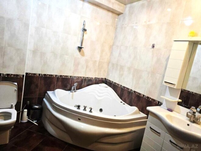 Продаётся 3-комн. новостройка 130 м², м. Низами, photo 8 from 9