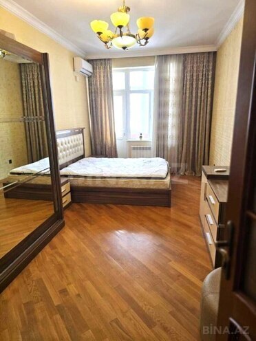Продаётся 3-комн. новостройка 130 м², м. Низами, photo 5 from 9