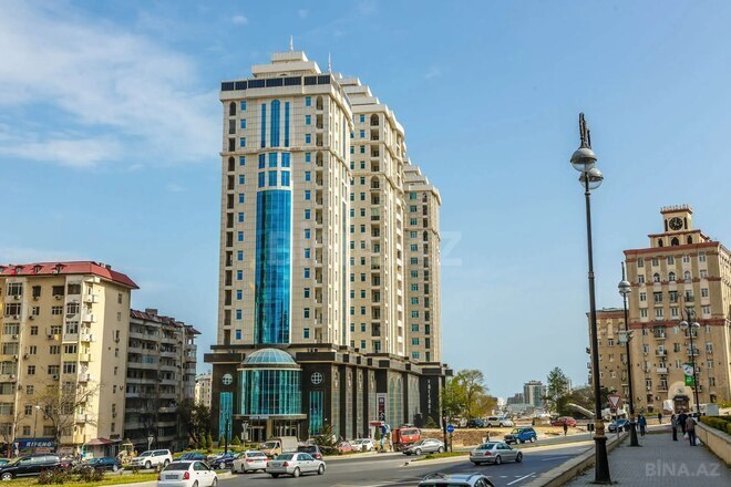 Сдаётся 4-комн. новостройка 180 м², м. Низами, photo 1 from 16