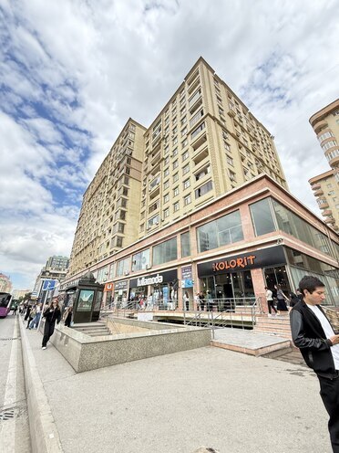 Satılır 2 otaqlı yeni tikili 63 m², İnşaatçılar m., photo 1 from 15