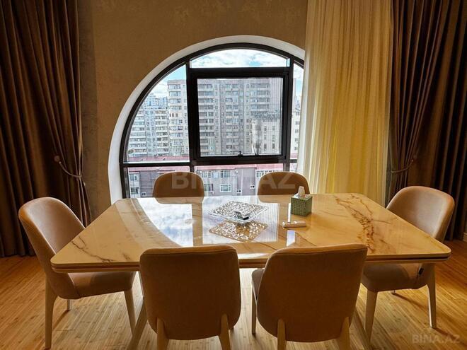 Сдается 3-комн. новостройка 115 м², м. Низами, photo 1 from 23