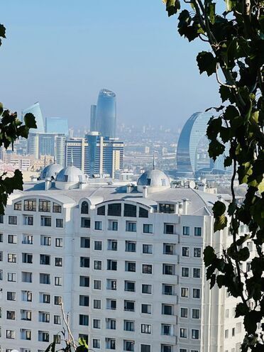 Сдаётся 2-комн. вторичка 65 м², м. Ичеришехер, photo 1 from 13