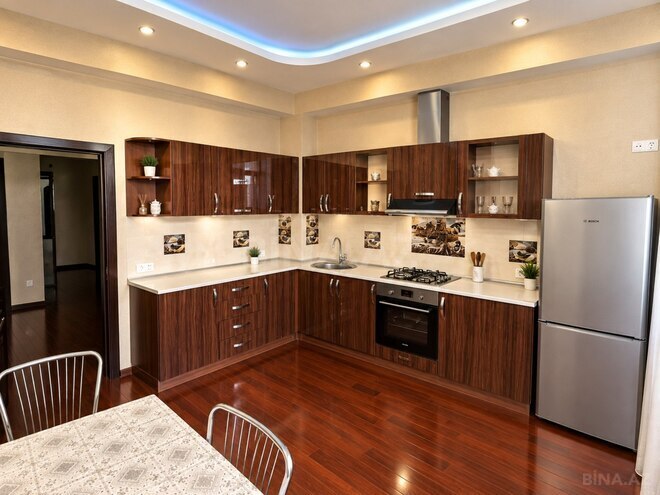 Сдаётся 2-комн. новостройка 90 м², м. Элмляр Академиясы, photo 4 from 9
