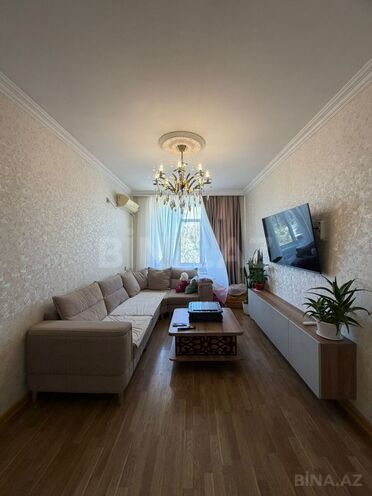 Satılır 2 otaqlı köhnə tikili 65 m², Bakıxanov q., photo 1 from 14