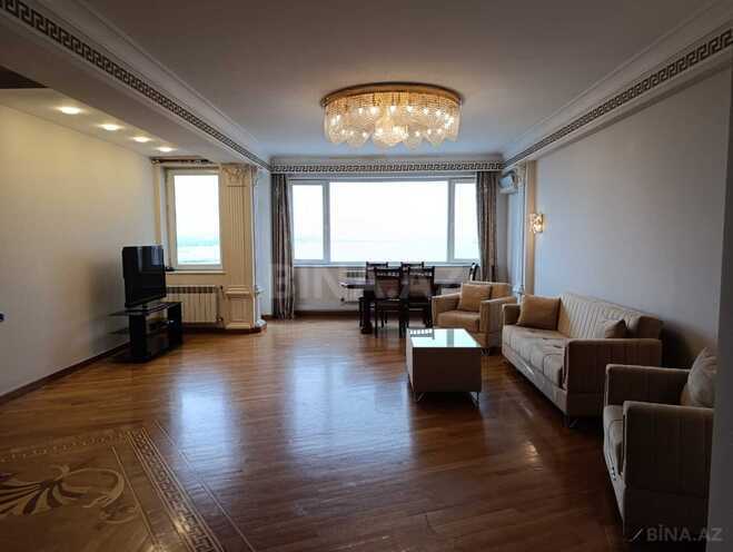 Сдаётся 3-комн. вторичка 185 м², м. Ичеришехер, photo 8 from 23