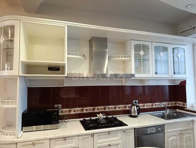 Сдаётся 3-комн. вторичка 185 м², м. Ичеришехер, photo 10 from 23