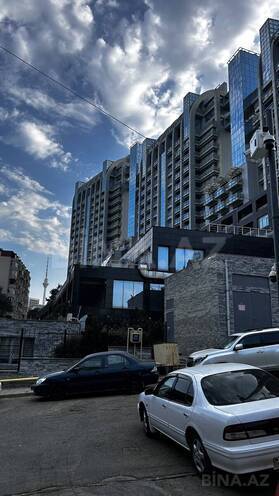 Сдаётся 3-комн. вторичка 185 м², м. Ичеришехер, photo 1 from 23