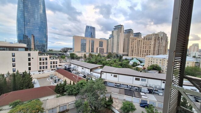 Продаётся 2-комн. вторичка 90 м², м. Шах Исмаил Хатаи, photo 1 from 15