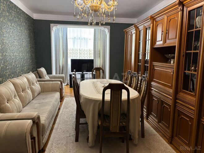 Продаётся 3-комн. вторичка 90 м², м. Нефтчиляр, photo 1 from 17