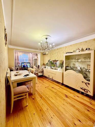 Satılır 4 otaqlı köhnə tikili 100 m², Yeni Günəşli q., photo 1 from 12