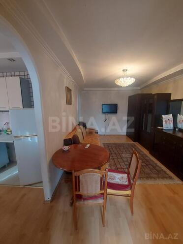 Продаётся 2-комн. вторичка 30 м², м. Нефтчиляр, photo 4 from 20