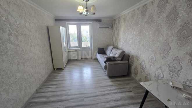 Продаётся 1-комн. вторичка 37 м², м. Кара Караев, photo 1 from 11