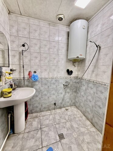 Продаётся 2-комн. вторичка 60 м², м. Кара Караев, photo 9 from 11