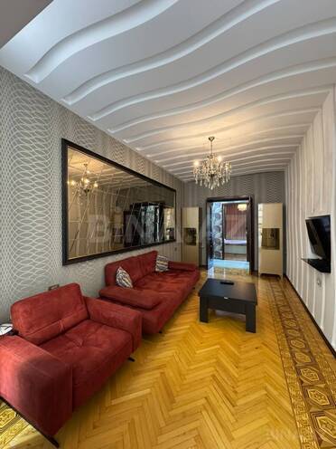 Продаётся 2-комн. вторичка 60 м², м. Элмляр Академиясы, photo 1 from 17