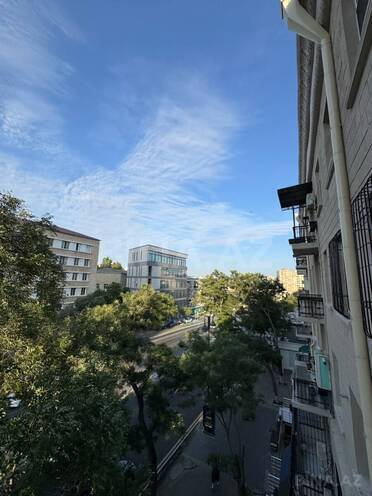 Продаётся 2-комн. вторичка 60 м², м. Элмляр Академиясы, photo 14 from 17