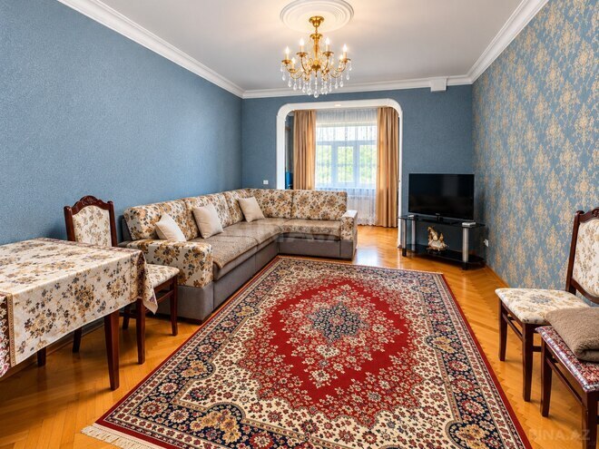 Продаётся 3-комн. вторичка 75 м², м. Элмляр Академиясы, photo 1 from 8