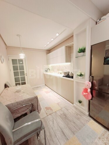 Satılır 3 otaqlı köhnə tikili 90 m², Xalqlar Dostluğu m., photo 1 from 16