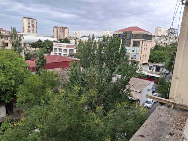 Satılır 5 otaqlı köhnə tikili 120 m², Azadlıq Prospekti m., photo 17 from 19