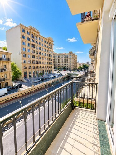 Satılır 2 otaqlı köhnə tikili 60 m², Nəriman Nərimanov m., photo 4 from 17