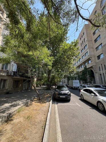 Satılır 3 otaqlı köhnə tikili 75 m², Elmlər Akademiyası m., photo 15 from 18