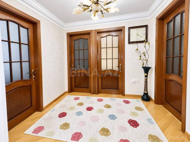 Продаётся 4-комн. вторичка 110 м², м. Нефтчиляр, photo 9 from 15