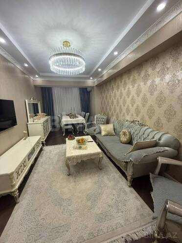 Satılır 3 otaqlı yeni tikili 100 m², 8-ci mikrorayon q., photo 1 from 9