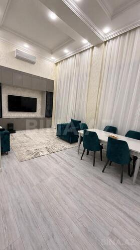 Сдаётся 3-комн. вторичка 80 м², м. Ичеришехер, photo 1 from 9