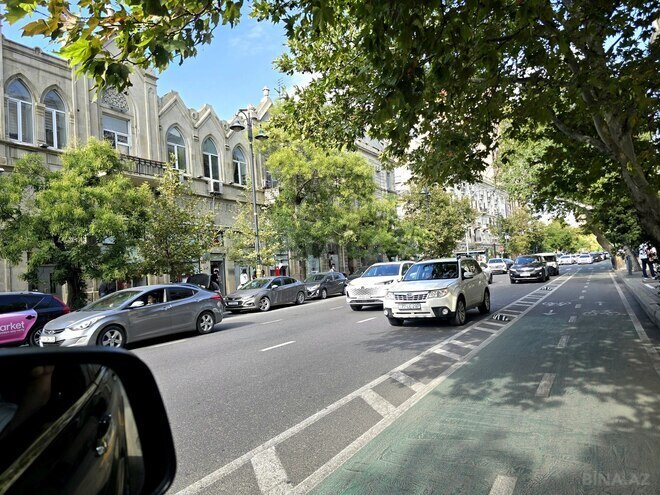 Satılır 3 otaqlı köhnə tikili 75 m², 28 May m., photo 1 from 18