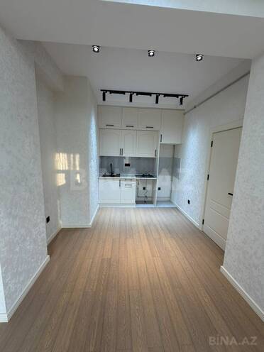 Продаётся 3-комн. новостройка 63 м², м. Кара Караев, photo 1 from 15