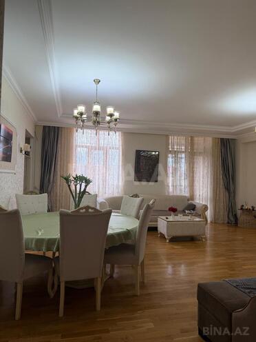 Satılır 3 otaqlı yeni tikili 175 m², 4-cü mikrorayon q., photo 1 from 26