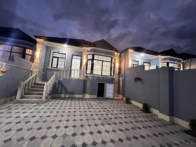 Satılır 3 otaqlı həyət evi/bağ evi 75 m², Saray q., photo 1 from 9
