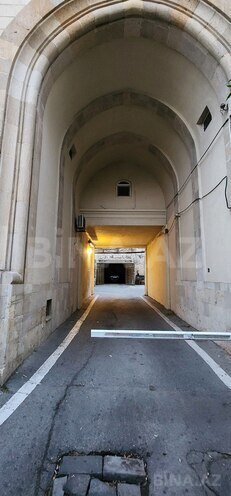 Продаётся 2-комн. вторичка 67 м², м. Низами, photo 4 from 14