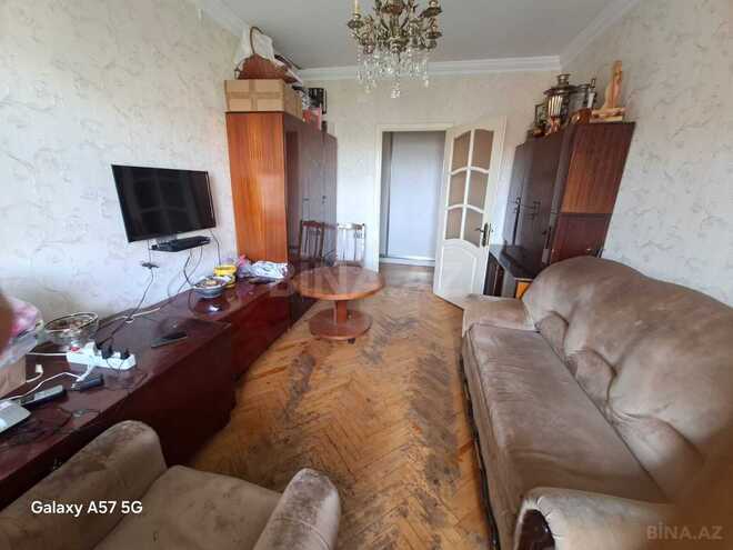Продаётся 3-комн. вторичка 90 м², м. Кара Караев, photo 1 from 13