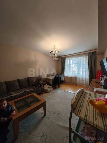 Satılır 3 otaqlı köhnə tikili 107 m², Qaraçuxur q., photo 1 from 17