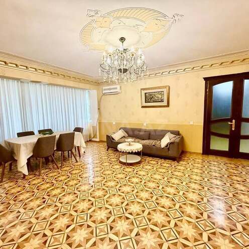 Продаётся 4-комн. вторичка 120 м², м. Элмляр Академиясы, photo 1 from 11