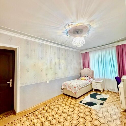 Продаётся 4-комн. вторичка 120 м², м. Элмляр Академиясы, photo 6 from 11