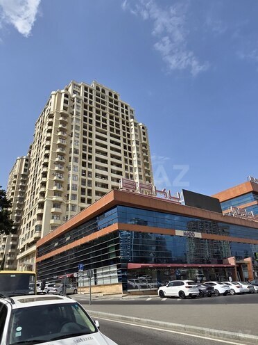 Продаётся 1-комн. вторичка 40 м², м. Иншаатчылар, photo 1 from 12