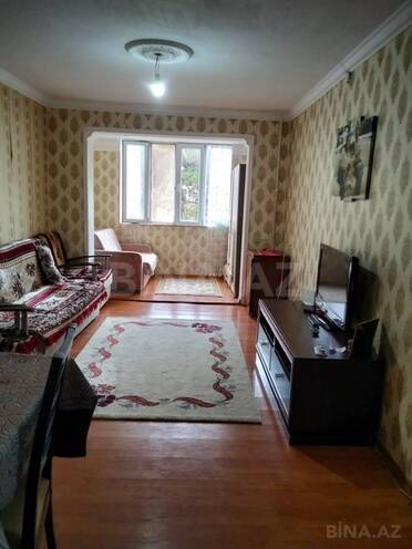 Продаётся 2-комн. вторичка 56 м², м. Нефтчиляр, photo 1 from 12