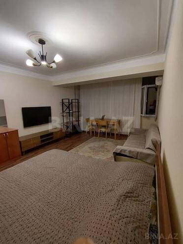 İcarəyə verilir 1 otaqlı köhnə tikili 50 m², Gənclik m., photo 1 from 10